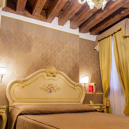 Apostoli Palace Bed & Breakfast 4*