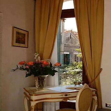 Bed and Breakfast Apostoli Palace 4*