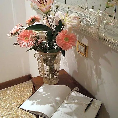 Apostoli Palace Couette-café 4*