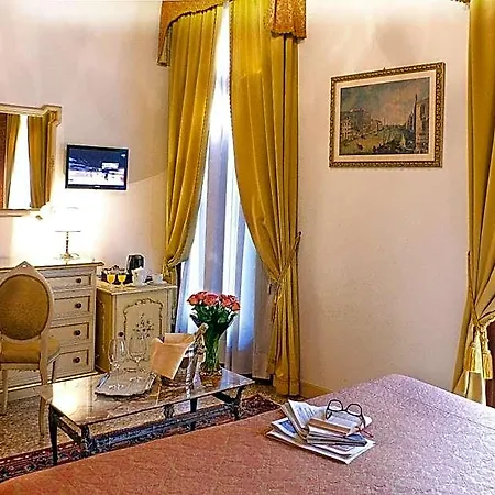 Apostoli Palace Couette-café Venise