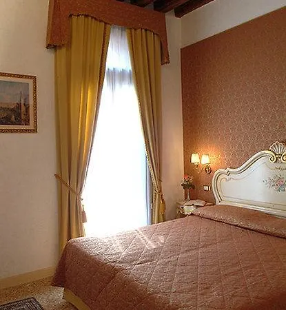 Apostoli Palace Bed & Breakfast 4*