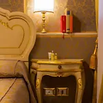Apostoli Palace לינה וארוחת בוקר 4*