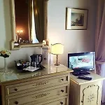 לינה וארוחת בוקר Apostoli Palace 4*