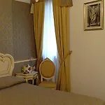 Apostoli Palace לינה וארוחת בוקר 4*