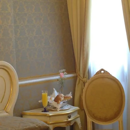 Apostoli Palace Oda ve Kahvaltı