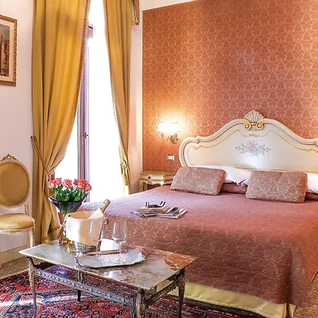Apostoli Palace Oda ve Kahvaltı