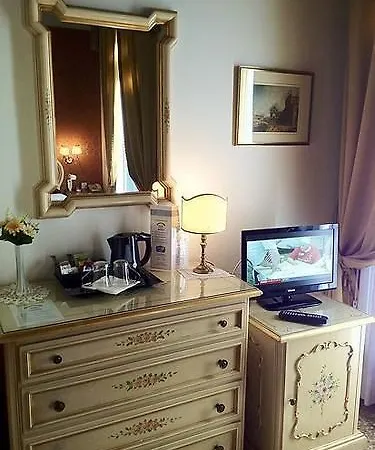 Oda ve Kahvaltı Apostoli Palace 3*