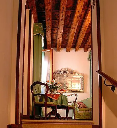 Bed & Breakfast Apostoli Palace 4*