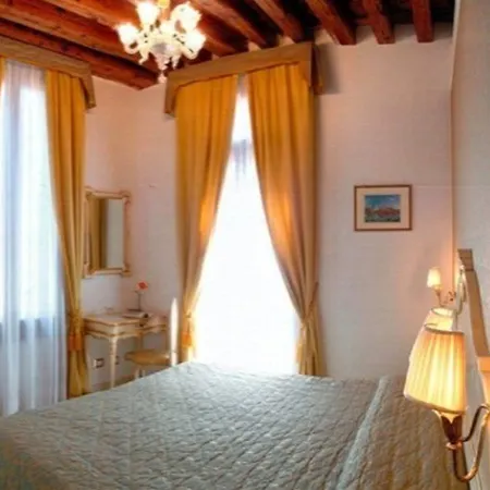 Apostoli Palace 3* Venedik