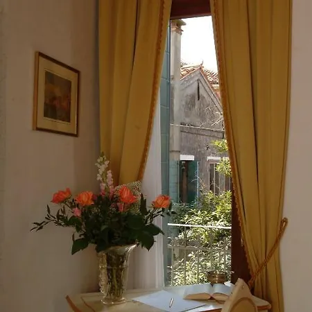 Oda ve Kahvaltı Apostoli Palace Venedik