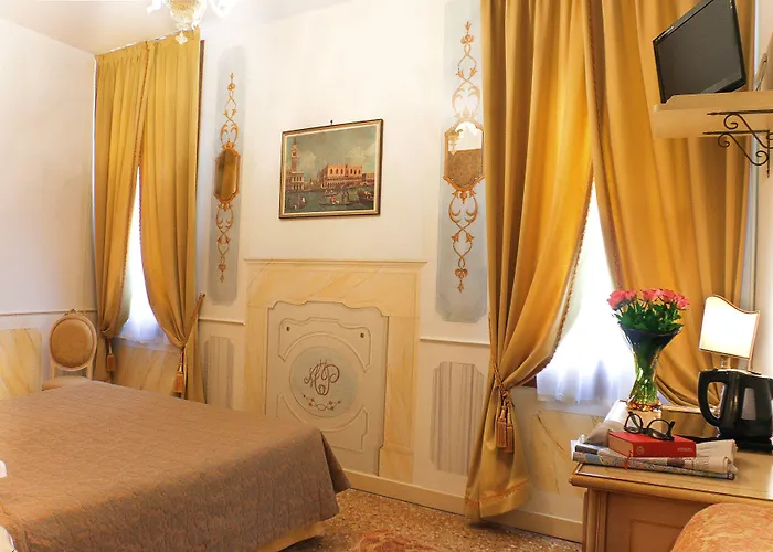 Apostoli Palace 4* Benátky