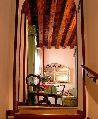 Bed & Breakfast Apostoli Palace 4*