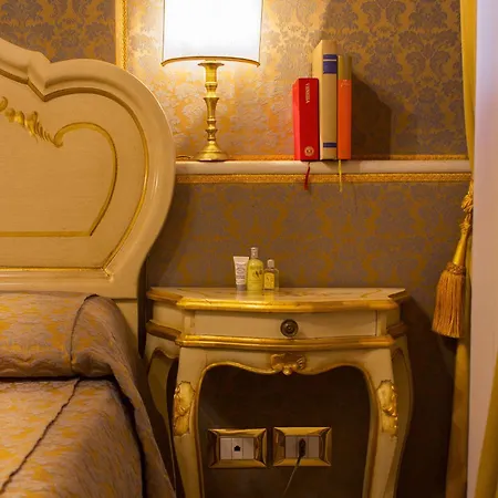 Apostoli Palace Bed & Breakfast 4*