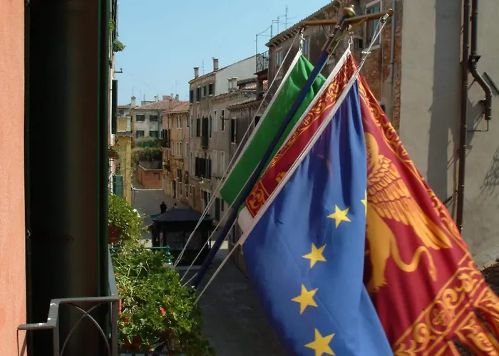 Couette-café Apostoli Palace 4*