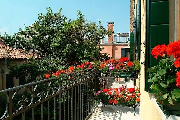 Apostoli Palace Couette-café Venise